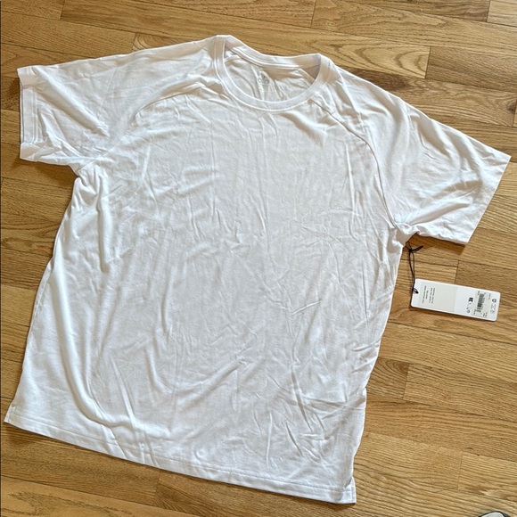 New Mens ALO White T shirt XL - Picture 2 of 5